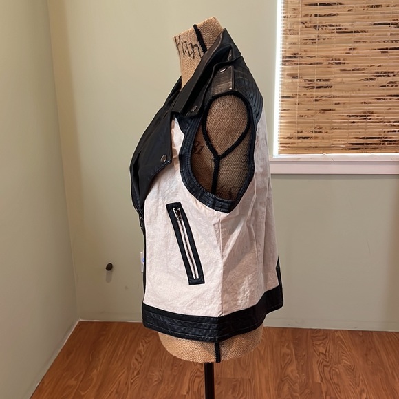 Bar III Faux Leather And  Linen Vest With Zipper Closure Size L - Picture 2 of 8